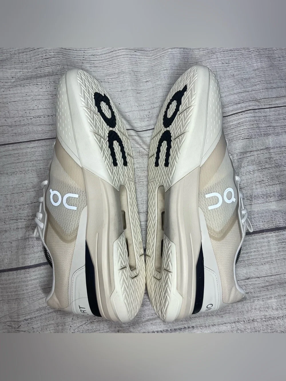 On Men's 10.5 The Roger Advantage Pro Off White Cream Tennis Shoes